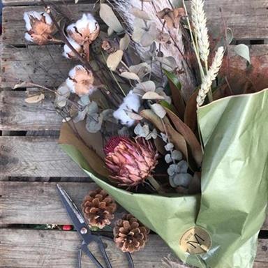 DIY Dried Flower Wrap Bouquet - Pastel Colors - E's Florals